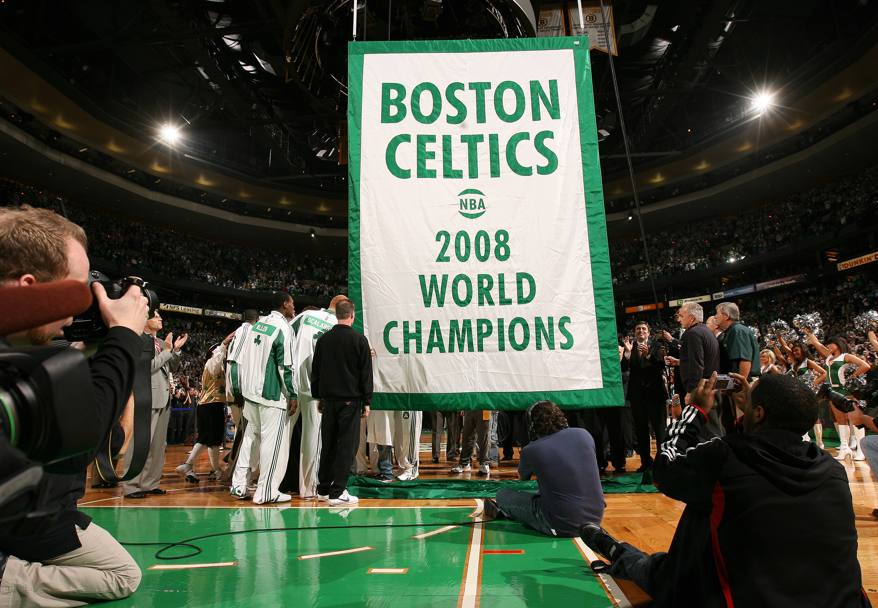 Il banner per il titolo 2008 sale al cielo del TD Garden di Boston